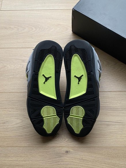 air jordan 4 retro se neon