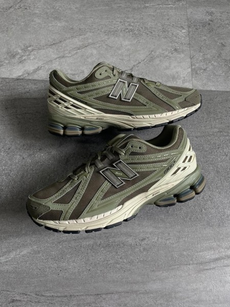 New balance 1906R Olive 44,5 Etat Neuf