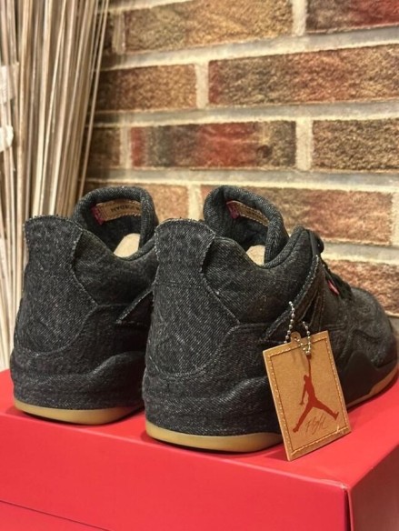 Jordan 4 Retro Levi's Black (GS)