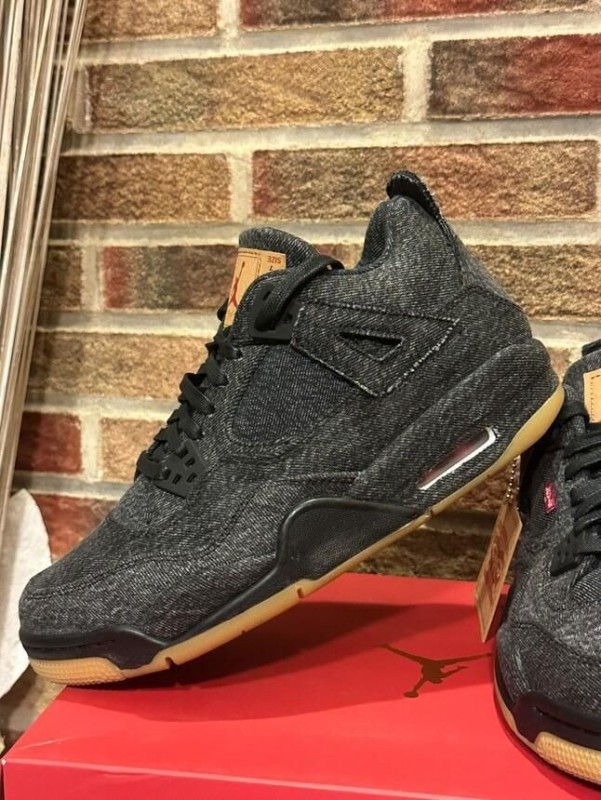 Jordan 4 Retro Levi's Black (GS) 2