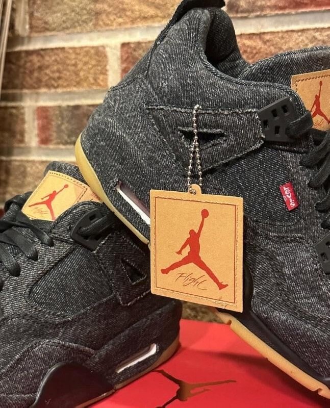 Jordan 4 Retro Levi's Black (GS) 2