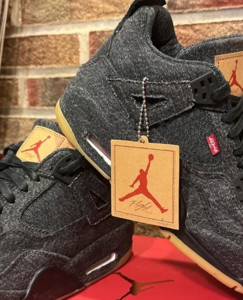 Jordan 4 Retro Levi's Black (GS)