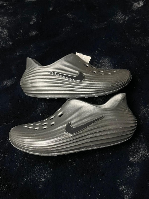 Nike ReactX Rejuven8 Triple Black 43 Neuf 2