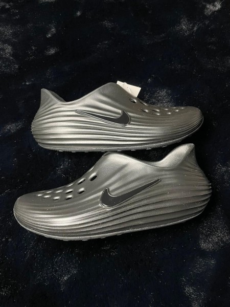Nike ReactX Rejuven8 Triple Black 43 Neuf