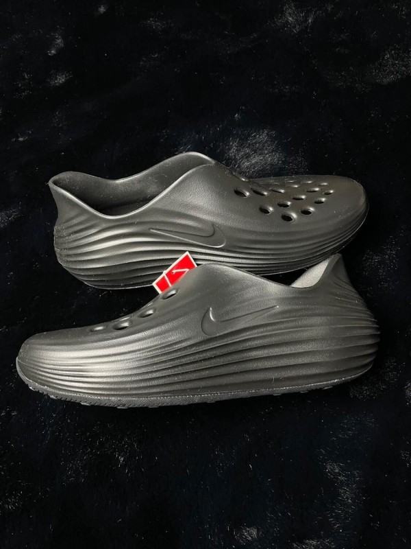 Nike ReactX Rejuven8 Triple Black 43 Neuf 2