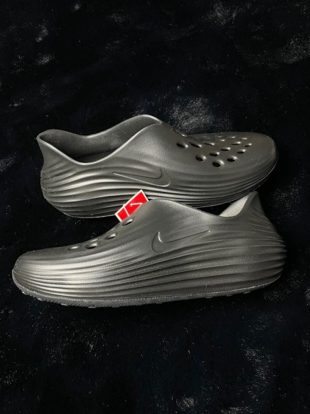 Nike ReactX Rejuven8 Triple Black 43 Neuf