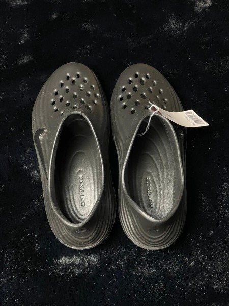 Nike ReactX Rejuven8 Triple Black 43 Neuf