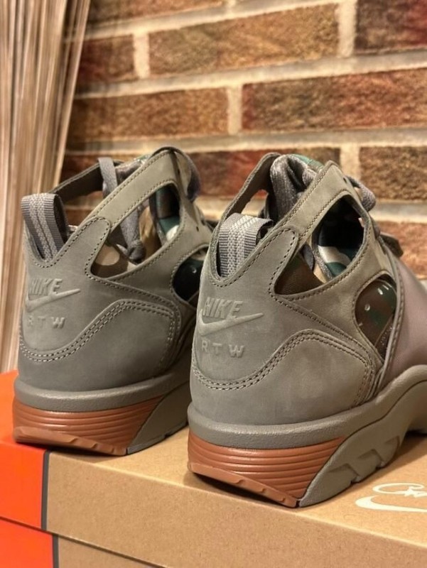 Nike Air Trainer Huarache Corteiz Gully Grey 2