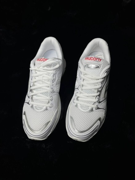 Saucony ProGrid Omni 9 White Silver Grey 40,5 Neuf
