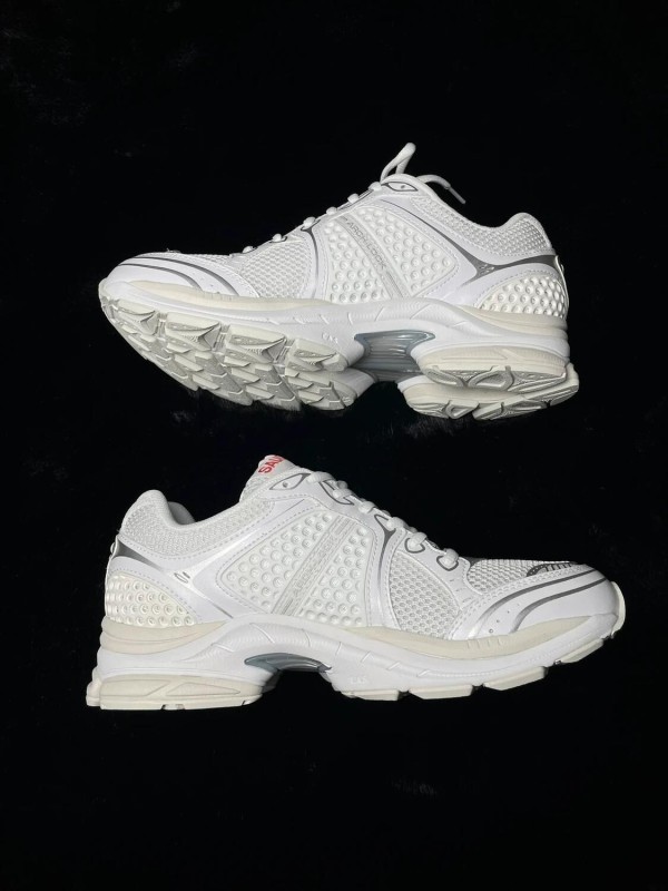 Saucony ProGrid Omni 9 White Silver Grey 40,5 Neuf 2