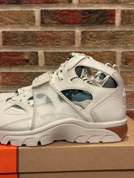 Nike Air Trainer Huarache Corteiz Light Bone