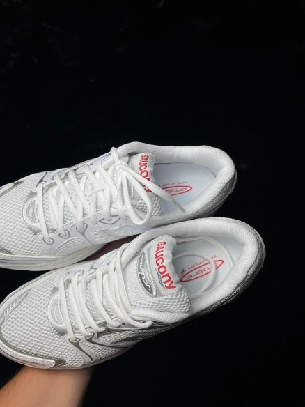 Saucony ProGrid Omni 9 White Silver Grey 40,5 Neuf