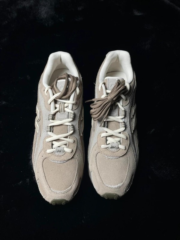 New balance 204L Mushroom Arid Stone Taille 43 Neuf 2