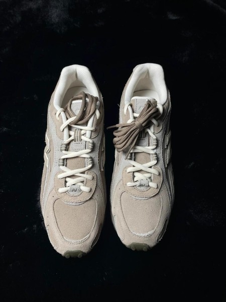 New balance 204L Mushroom Arid Stone Taille 43 Neuf
