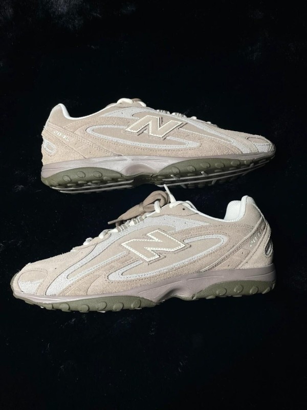 New balance 204L Mushroom Arid Stone Taille 43 Neuf 2