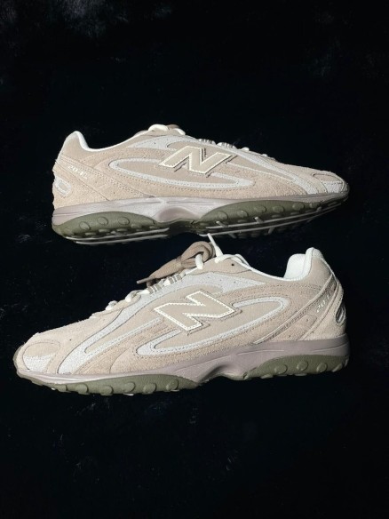 New balance 204L Mushroom Arid Stone Taille 43 Neuf