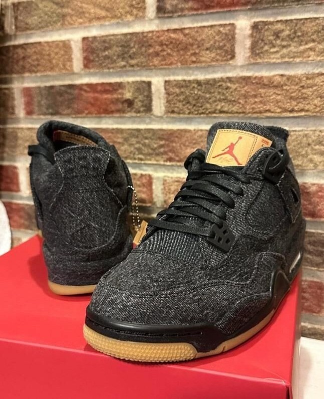 Jordan 4 Retro Levi's Black (GS) 2