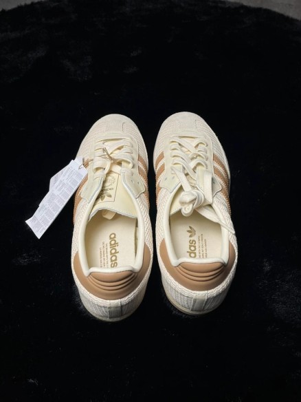 adidas samba OG Cream White Cardboard Taille 44 2/3 Neuf