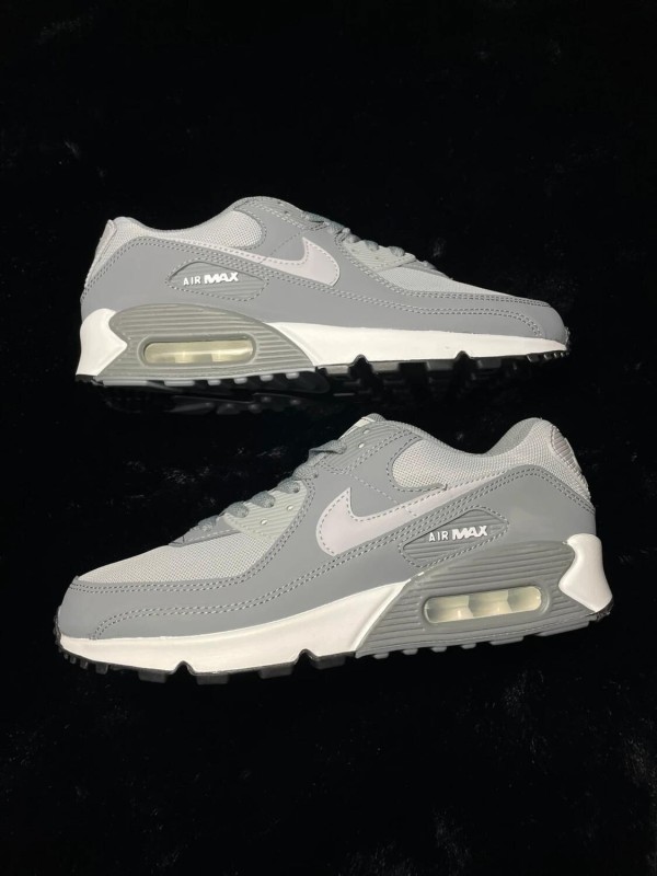 Nike air max 90 Cool Grey Taille 41 Neuf 2