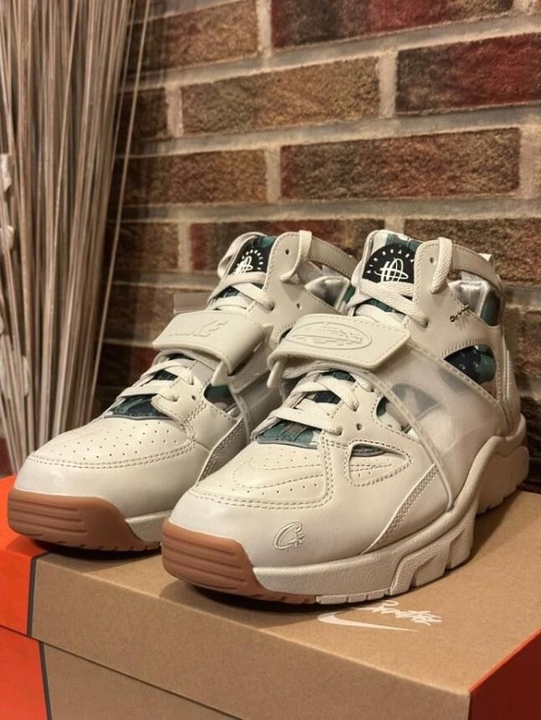 Nike Air Trainer Huarache Corteiz Light Bone 2