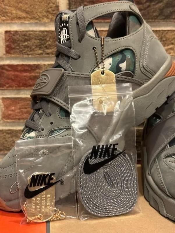 Nike Air Trainer Huarache Corteiz Gully Grey 2