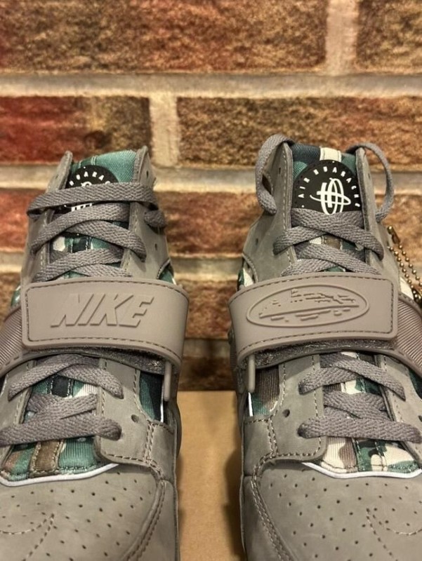 Nike Air Trainer Huarache Corteiz Gully Grey 2