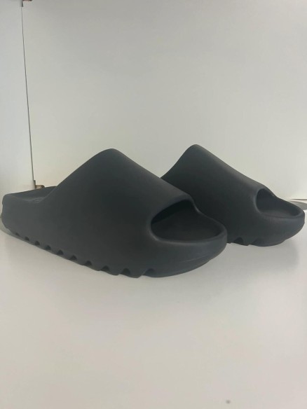 Yeezy Slide Slate Grey