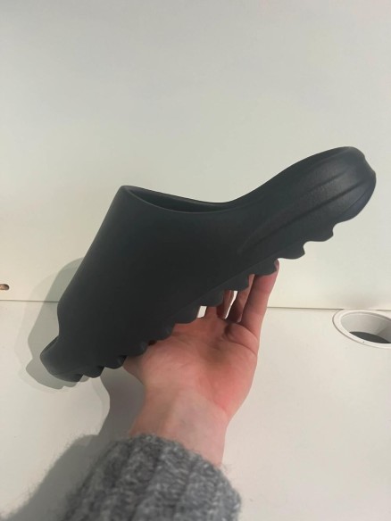 Yeezy Slide Slate Grey