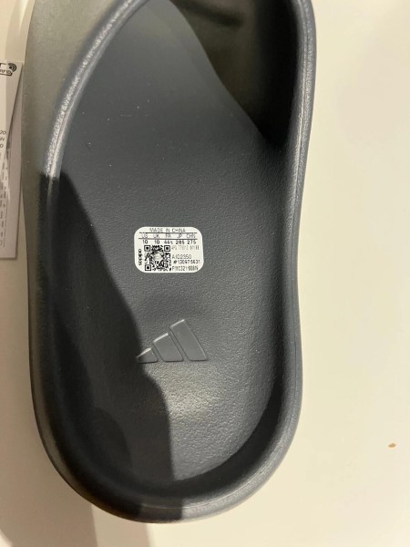 Yeezy Slide Slate Grey