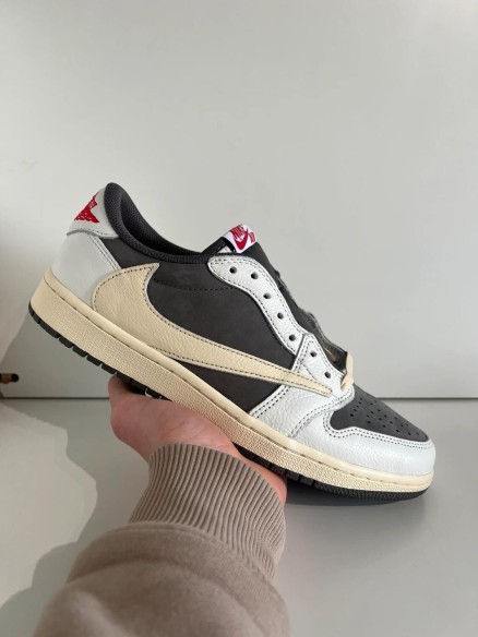 Nike Air Jordan 1 low Travis Scott Reverse Mocha