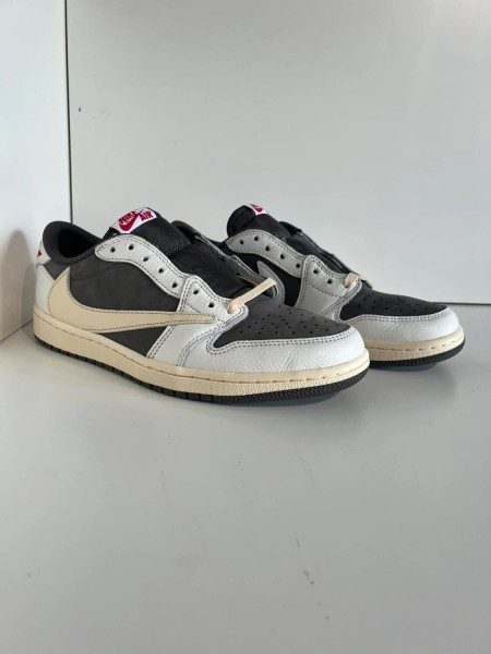 Nike Air Jordan 1 low Travis Scott Reverse Mocha