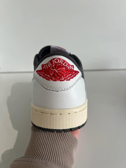 Nike Air Jordan 1 low Travis Scott Reverse Mocha