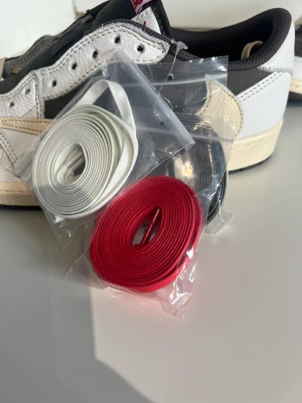Nike Air Jordan 1 low Travis Scott Reverse Mocha 2