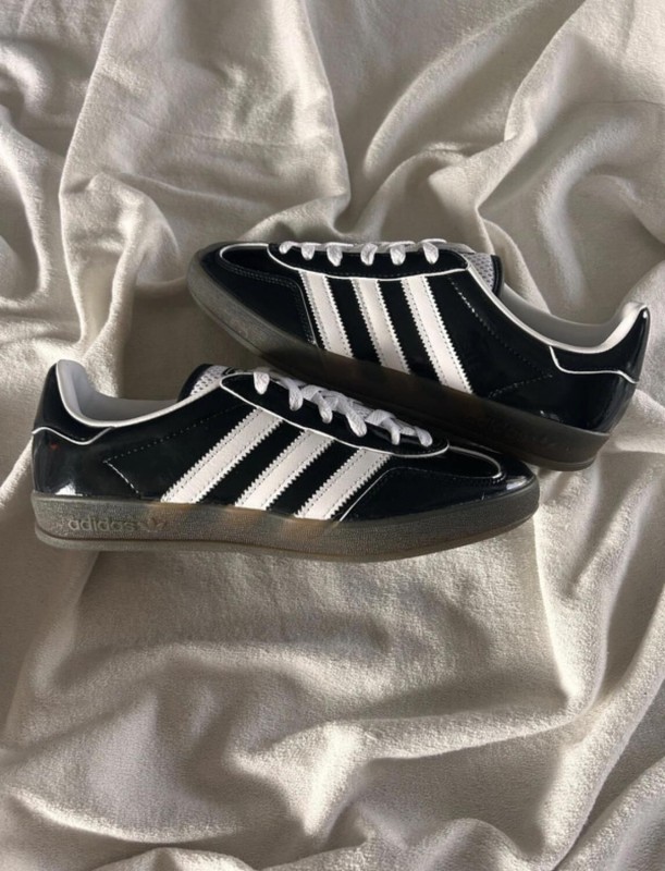 adidas gazelle scarlet core black white brillant patent