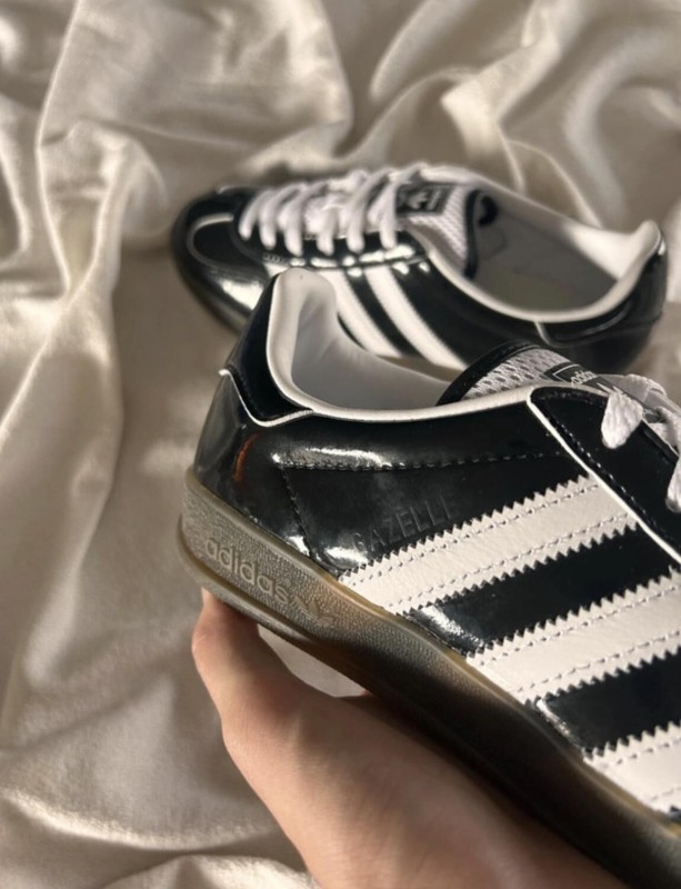 adidas gazelle scarlet core black white brillant patent 2