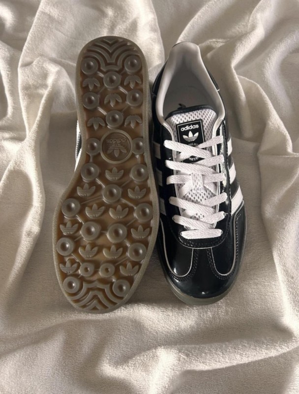 adidas gazelle scarlet core black white brillant patent 2