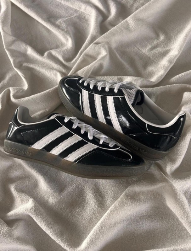 adidas gazelle scarlet core black white brillant patent 2