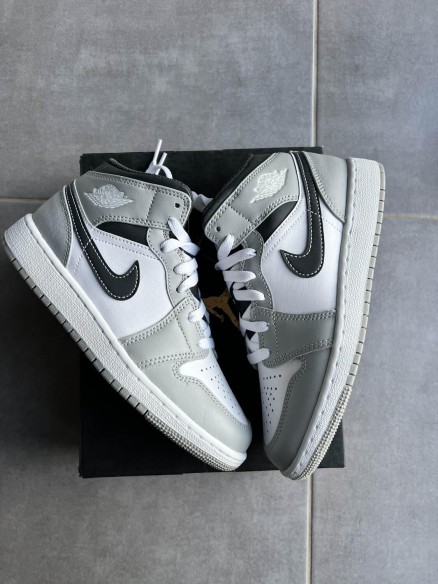 Jordan 1 Mid Anthracite