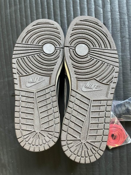 Jordan 1 Retro Low OG SP Travis Scott Mocha