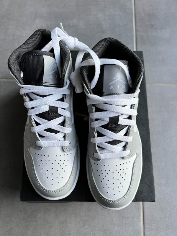 Jordan 1 Mid Anthracite 2