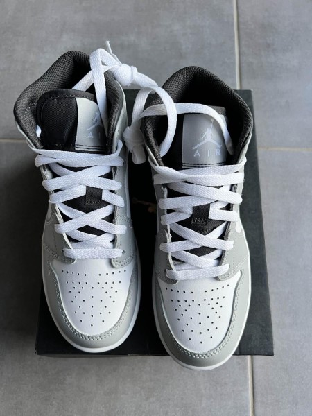 Jordan 1 Mid Anthracite