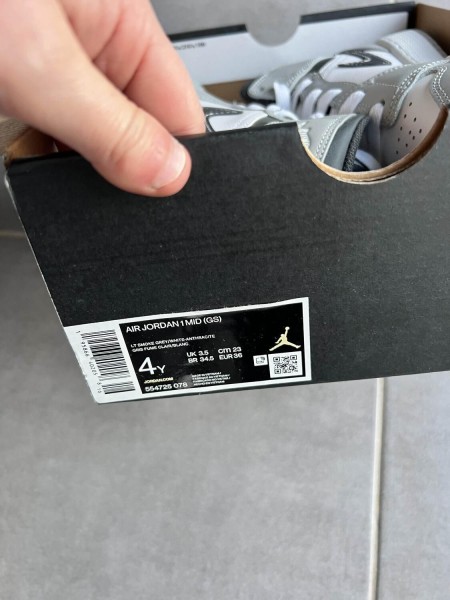 Jordan 1 Mid Anthracite