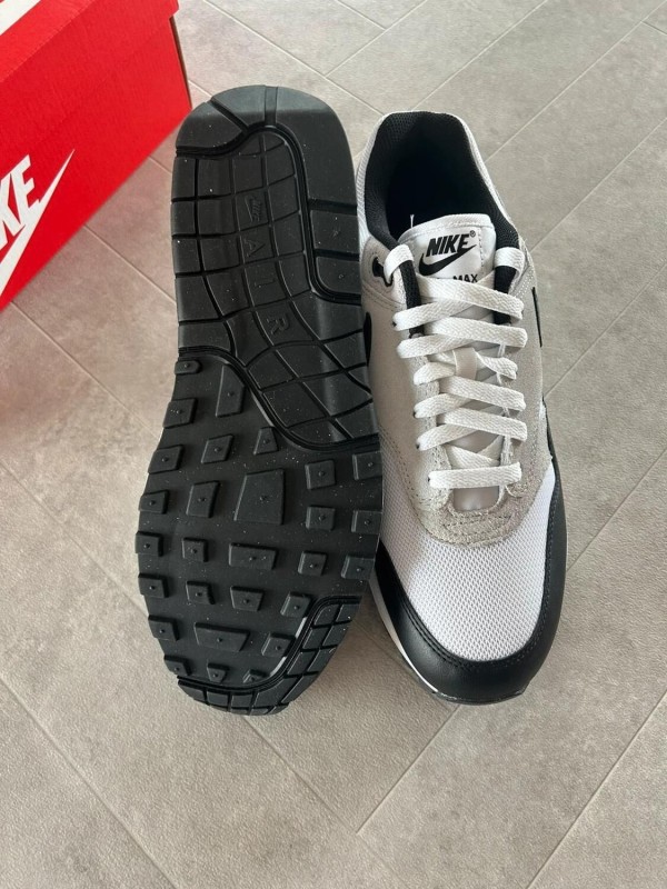 Nike air max 1 essential black pure platinum white grey 2