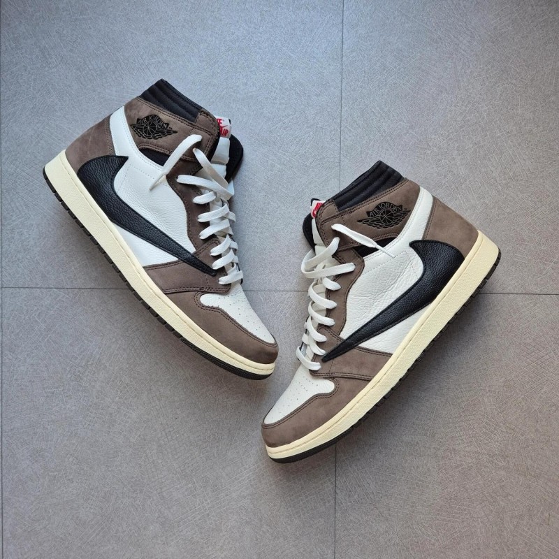 Jordan 1 High Travis Scott " Mocha "