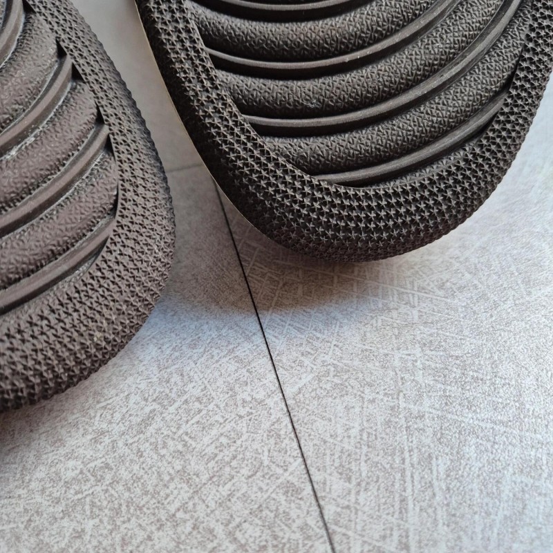 Jordan 1 High Travis Scott " Mocha " 2