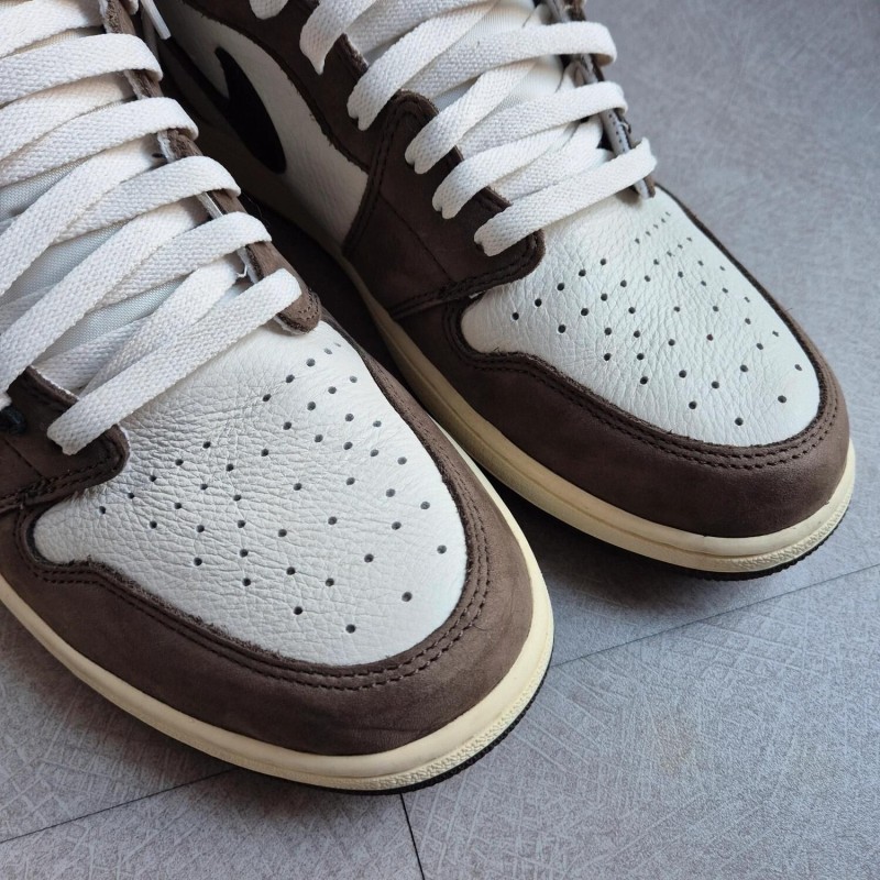 Jordan 1 High Travis Scott " Mocha " 2