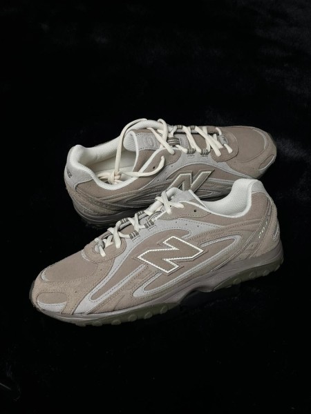 New balance 204L Mushroom Arid Stone Taille 45 neuf