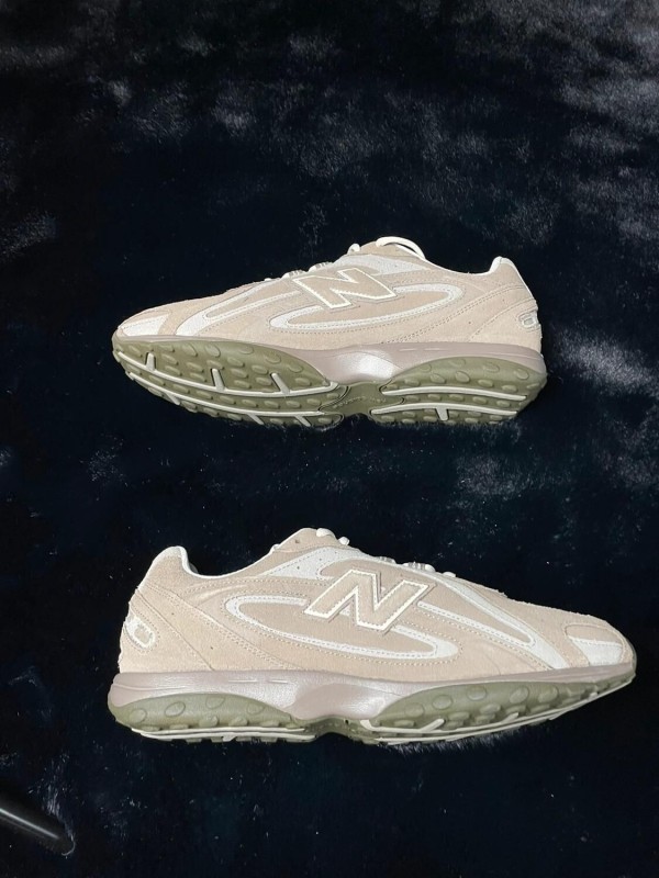 New balance 204L Mushroom Arid Stone Taille 45 neuf 2