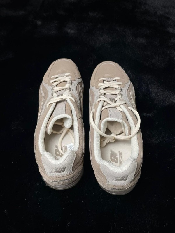 New balance 204L Mushroom Arid Stone Taille 45 neuf 2