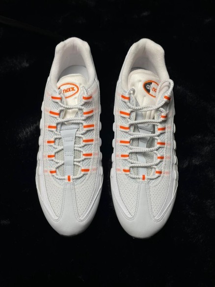 Nike air max 95 wolf grey safety orange pure platinum taille 46 neuf